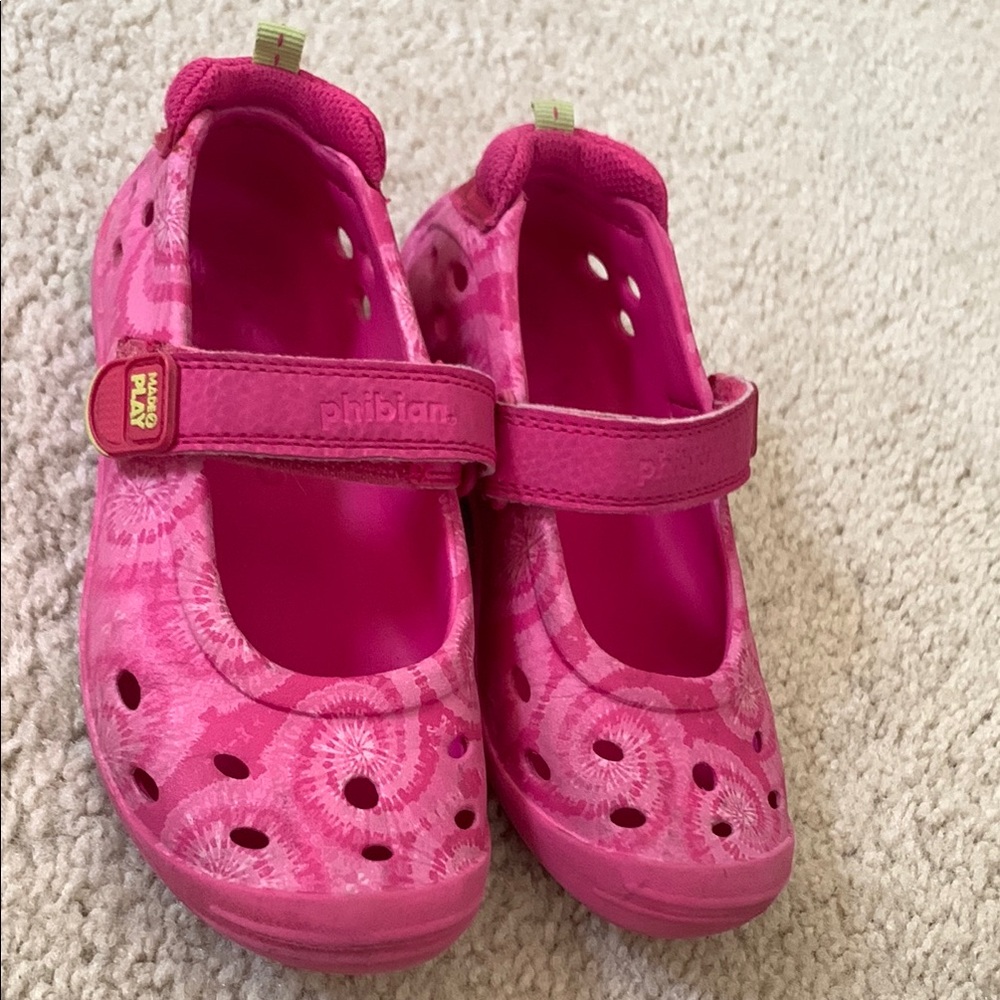 Stride Rite Made 2 Play Mary Jane Phibians Water Shoe Kids - Vibrant Pink